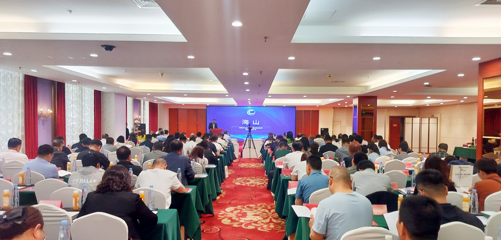 乘風遠航啟新程-內(nèi)蒙古農(nóng)牧業(yè)產(chǎn)業(yè)化龍頭企業(yè)協(xié)會第五屆理事會換屆工作順利完成